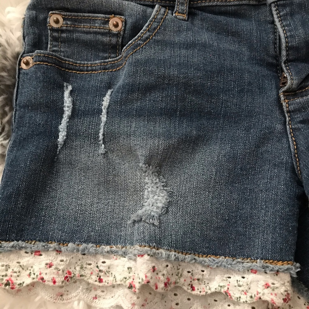 🌹Jean Shorts🌹 - Picture 3 of 4